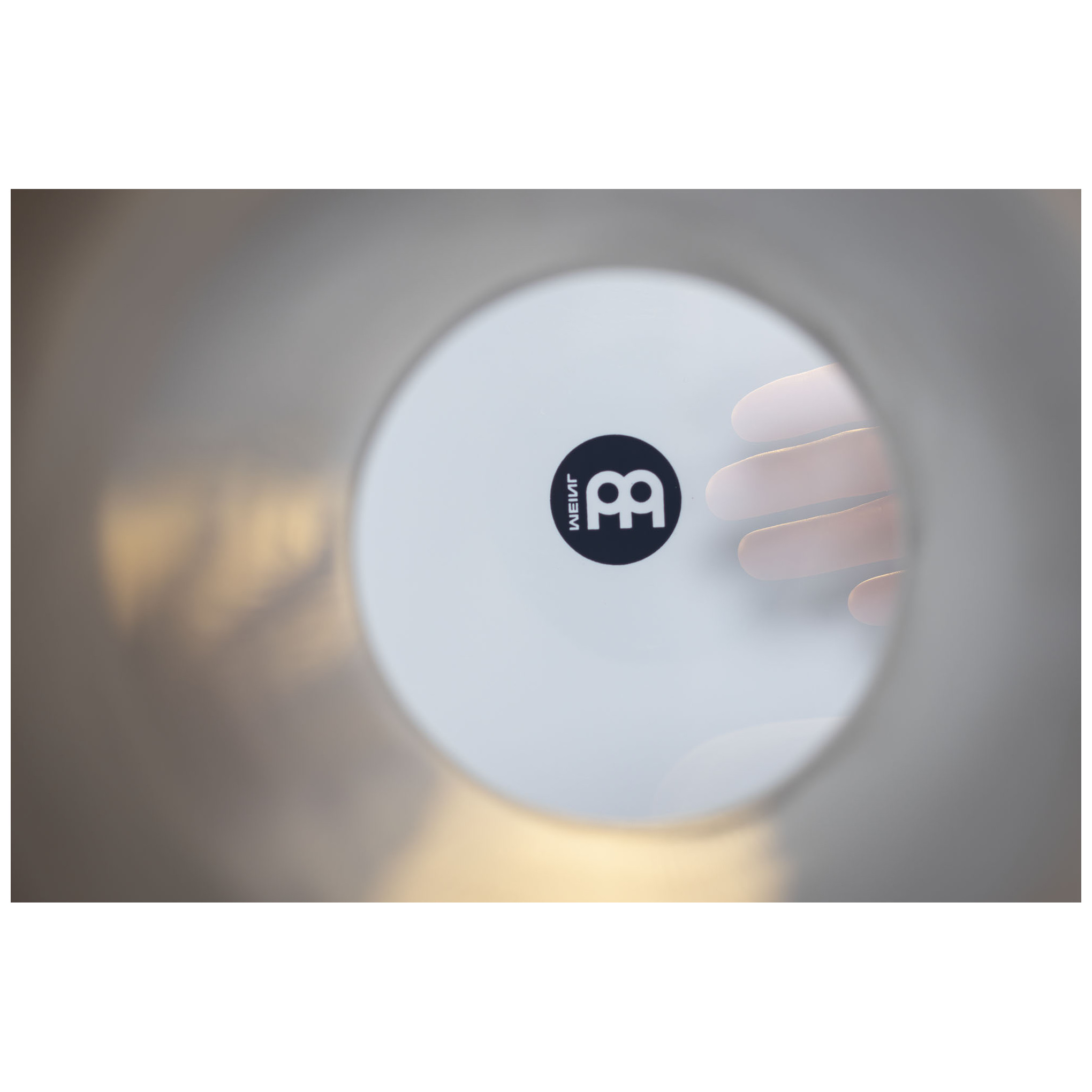 Meinl Percussion AEED4 - Doumbek 9", White Pearl, Mosaik Queen 10