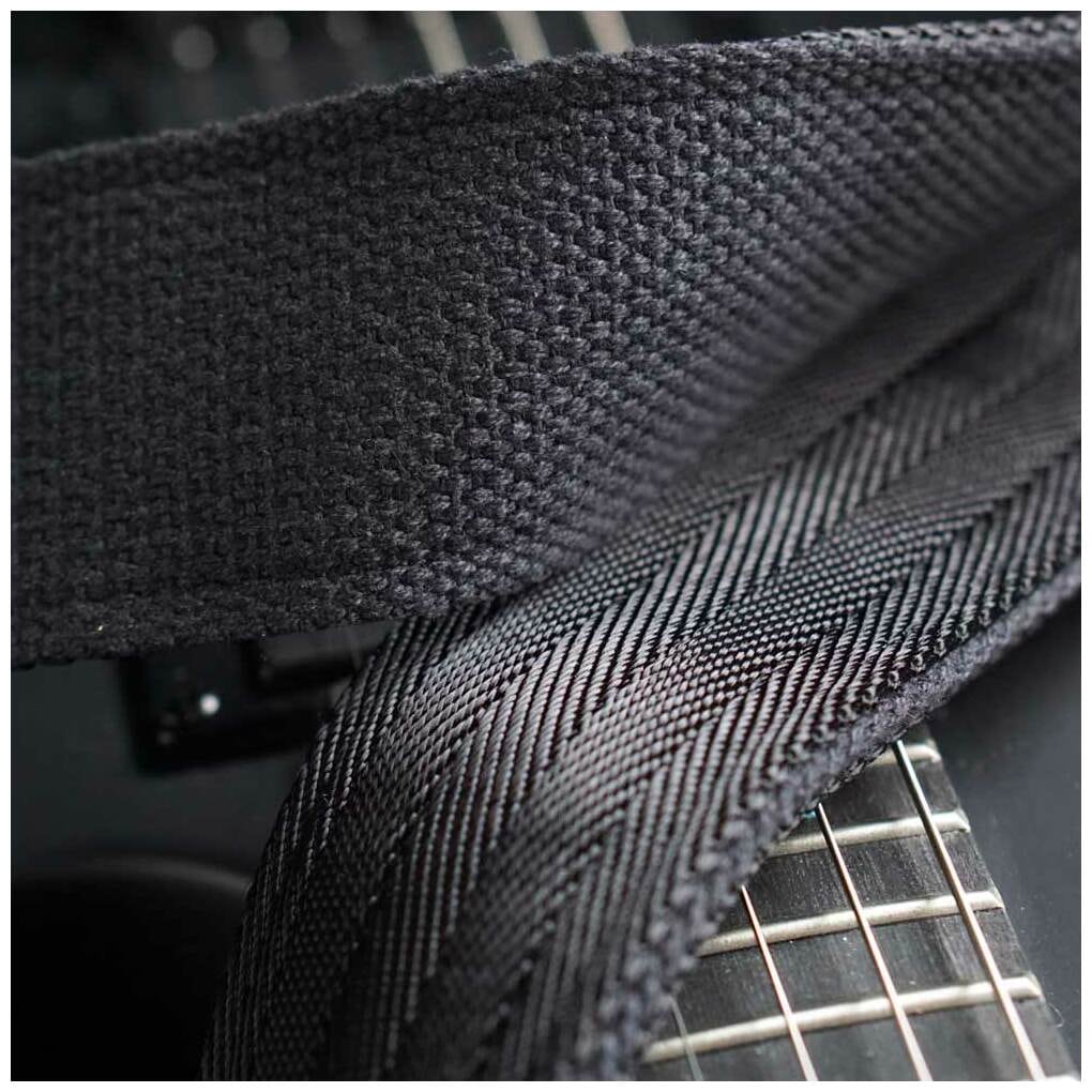 Steyner Straps Nylon Gitarrengurt Heavy Hakon schwarz-messing 2